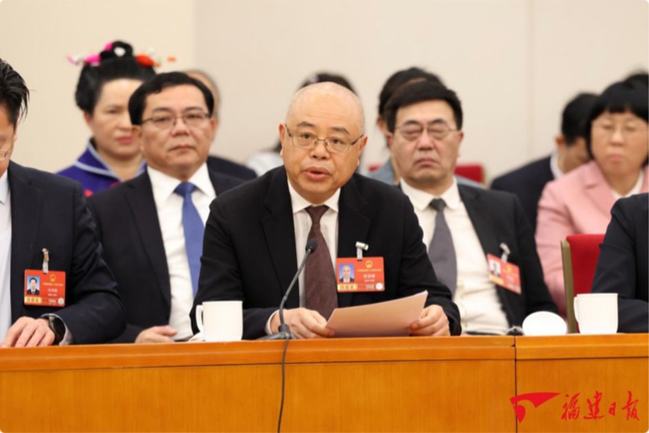 全国人大代表、校长陈国鹰在福建代表团开放团组活动答记者问